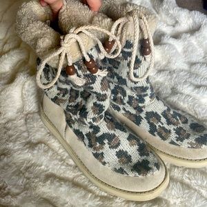 Skechers - Women's Slip On leopard print Mid Calf Fur Lined Boots‎